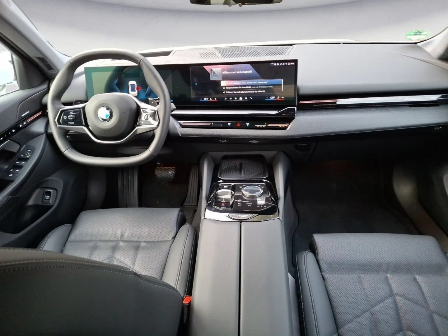 540d xDrive Navi Tempom.aktiv Bluetooth PDC MP3