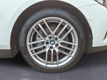 540d xDrive Navi Tempom.aktiv Bluetooth PDC MP3