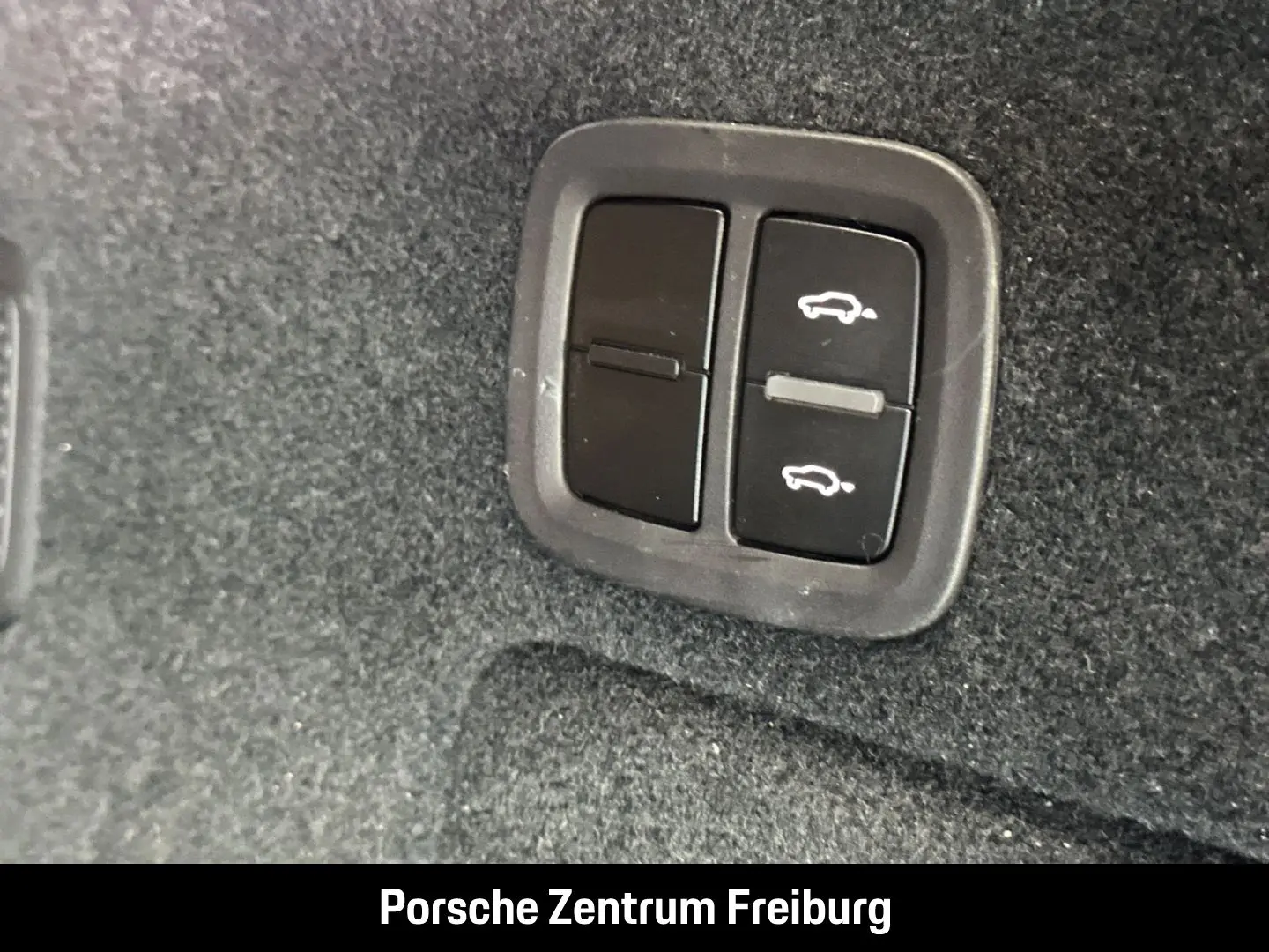 Cayenne E-Hybrid BOSE LED-Matrix InnoDrive