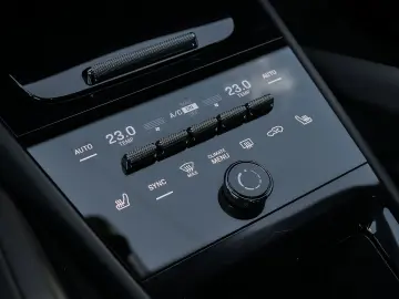 Cayenne E-Hybrid BOSE InnoDrive BOSE Surround-Vi