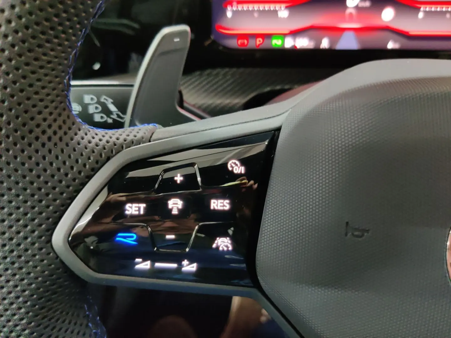 Golf R  20-Years  R-Performance-Abgas Matrix Pan