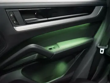 Cayenne Coupe E-Hybrid P-Display Head-Up AHK ACC