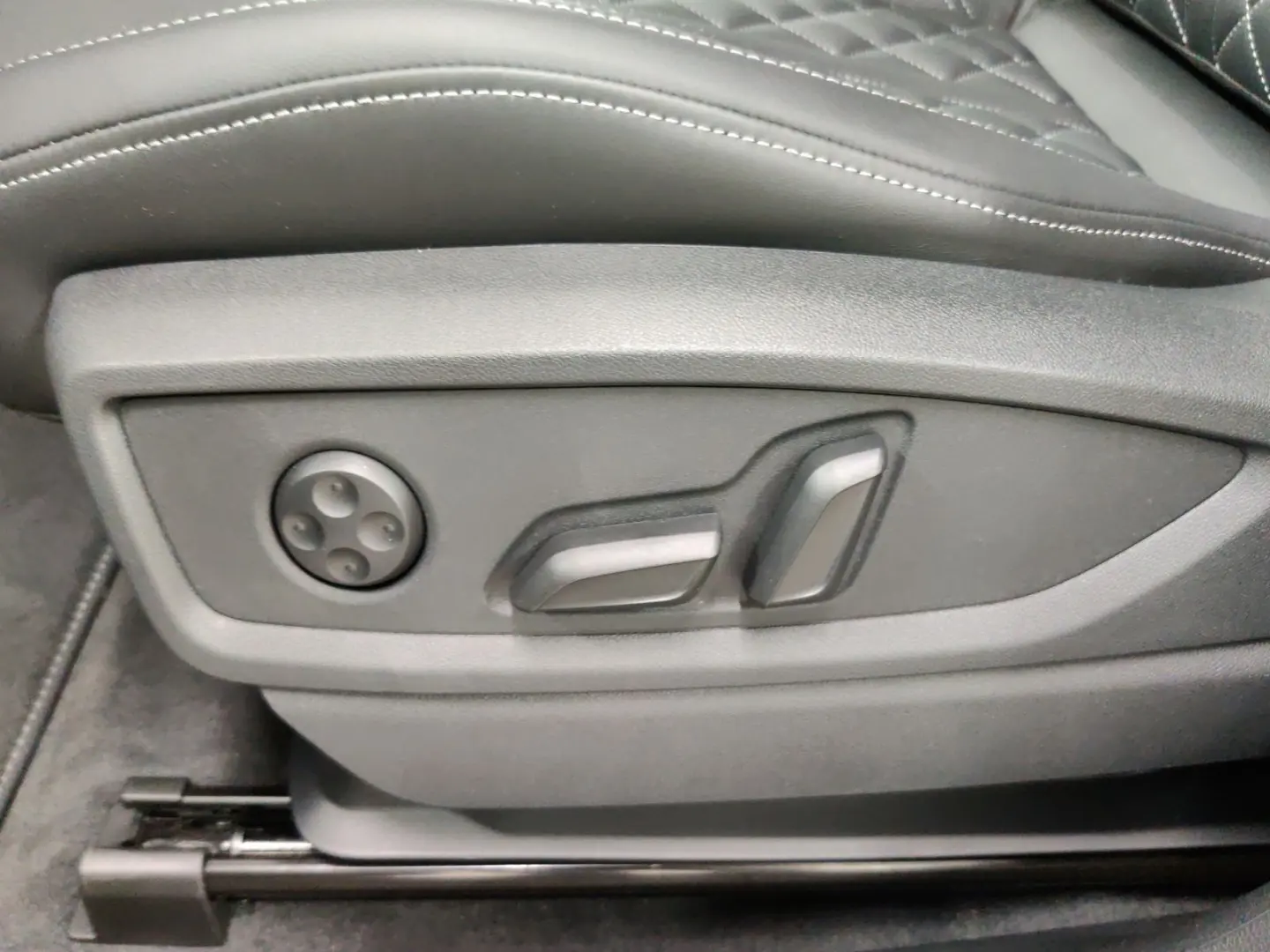 Q5 Sportback S line 45 TFSI AHK Luft Matrix HuD