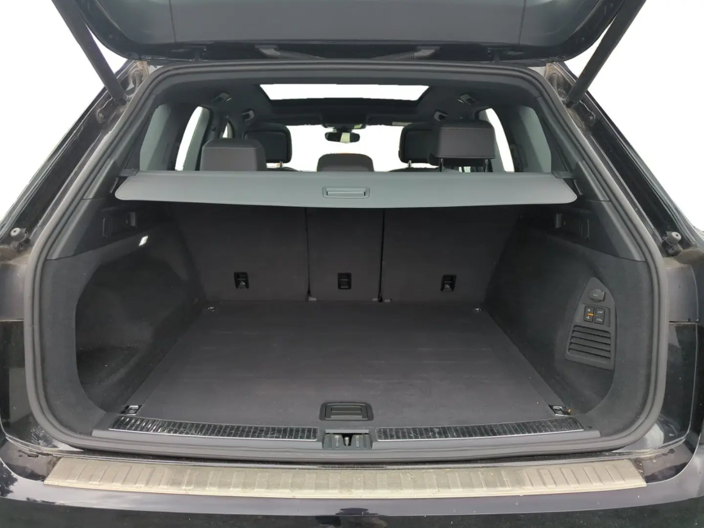 Touareg R-Line 3.0 TDI DSG 4M Pano Navi AHK 20