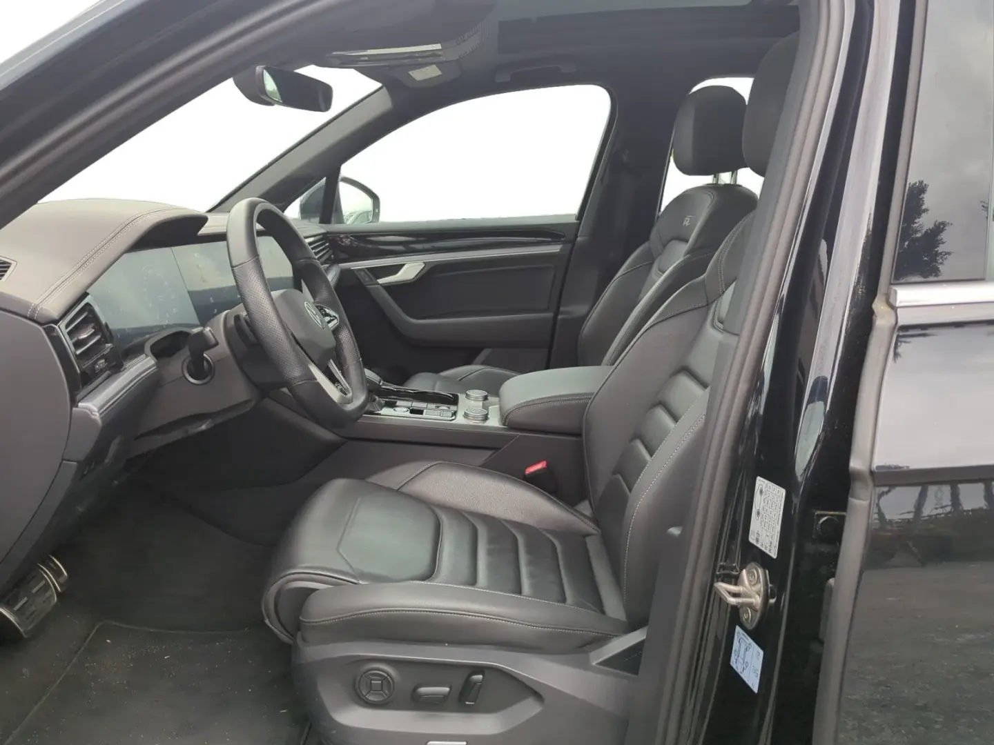 Touareg R-Line 3.0 TDI DSG 4M Pano Navi AHK 20