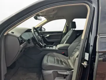 Touareg 3.0 TDI DSG 4Motion SHZ Luft AHK Leder M