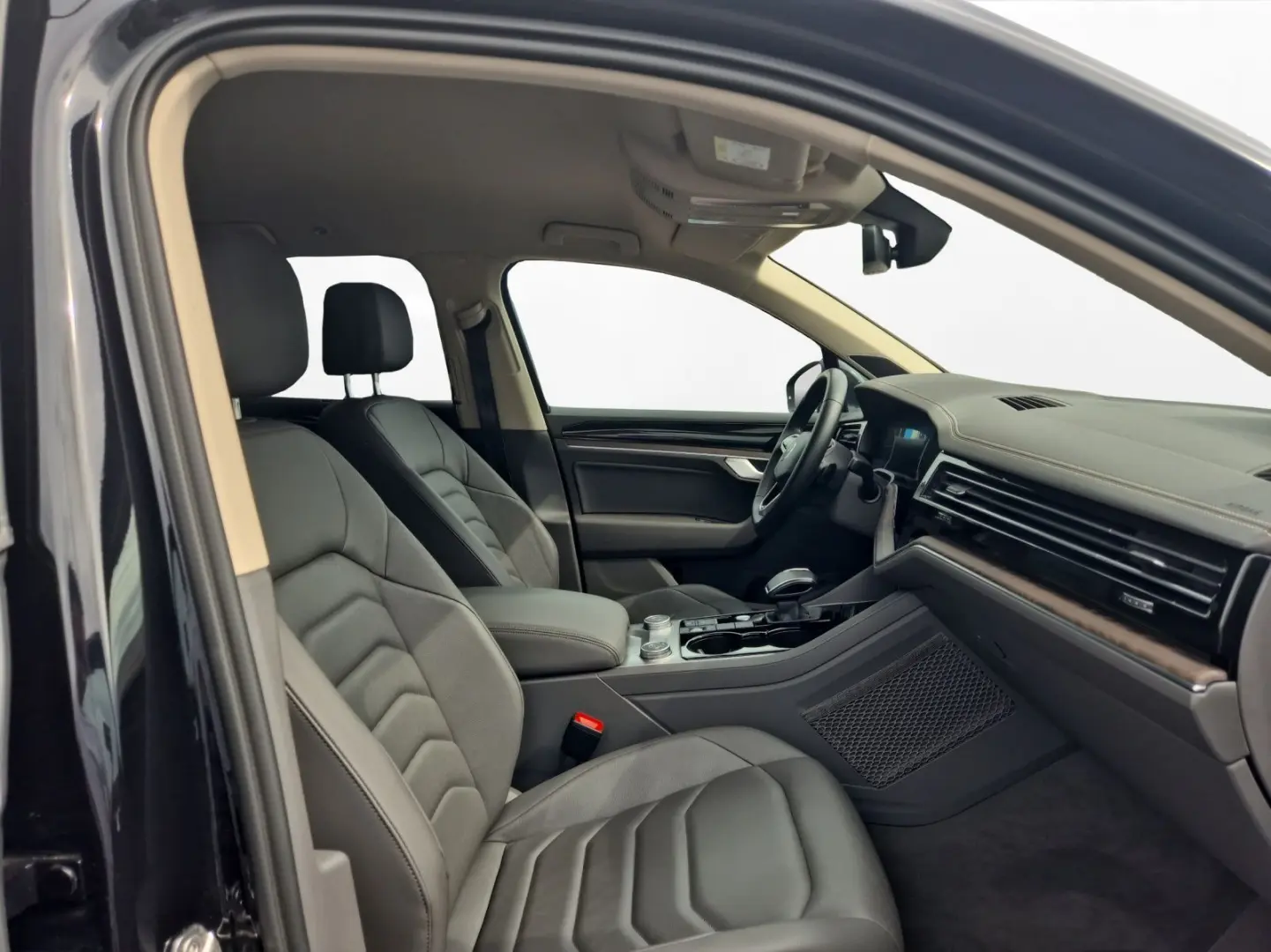 Touareg 3.0 TDI DSG 4Motion SHZ Luft AHK Leder M