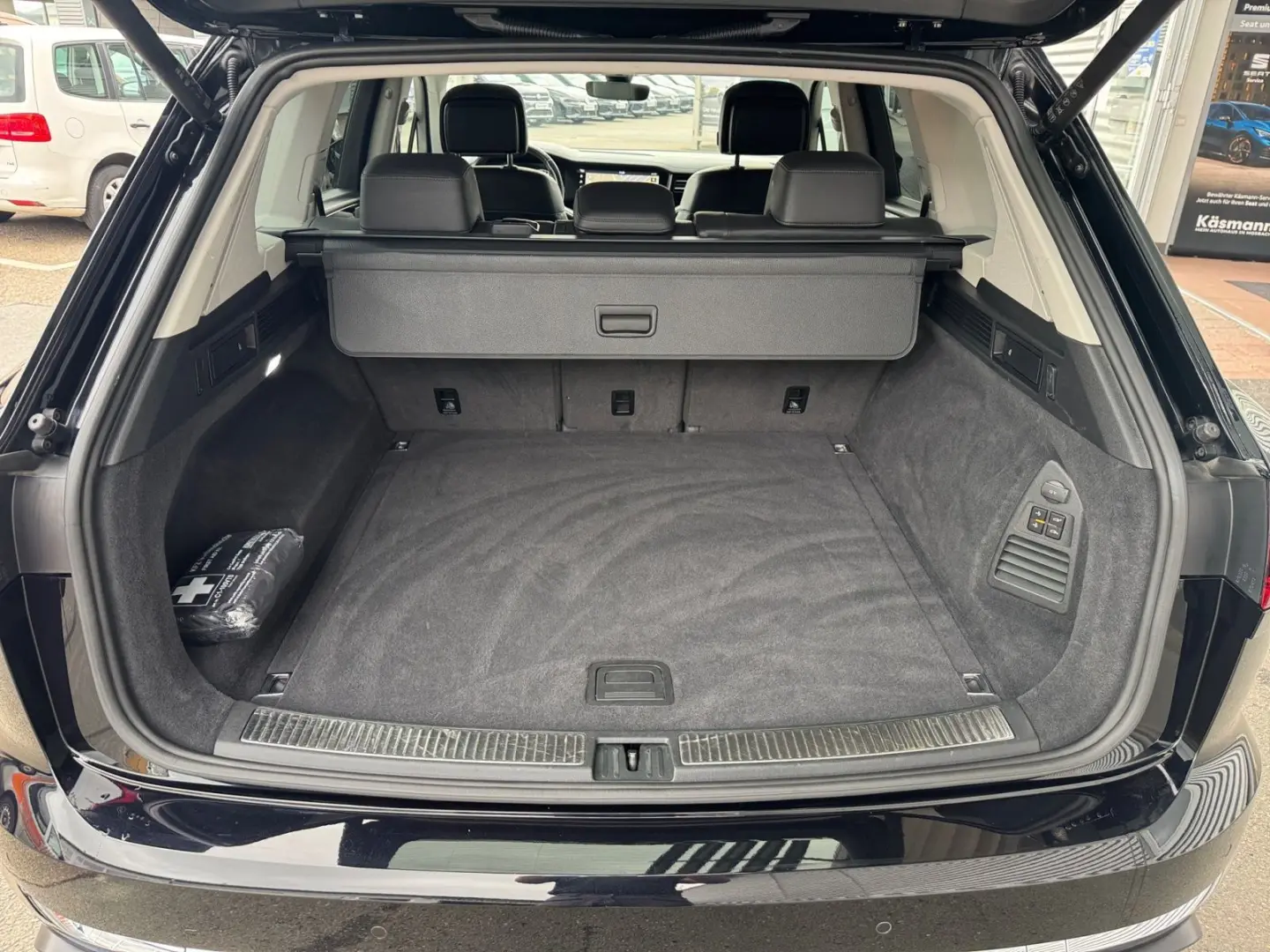 Touareg Elegance 3.0TDI 4M AHK MATRIX DICO