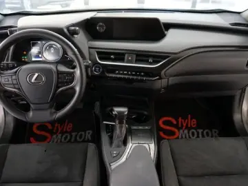 LEXUS UX 250h Hybrid 2WD Business Italiana Uffic