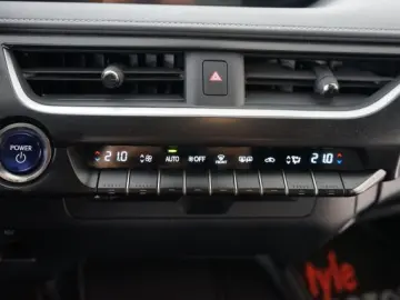 LEXUS UX 250h Hybrid 2WD Business Italiana Uffic