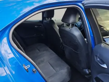 UX 250h Style Edition