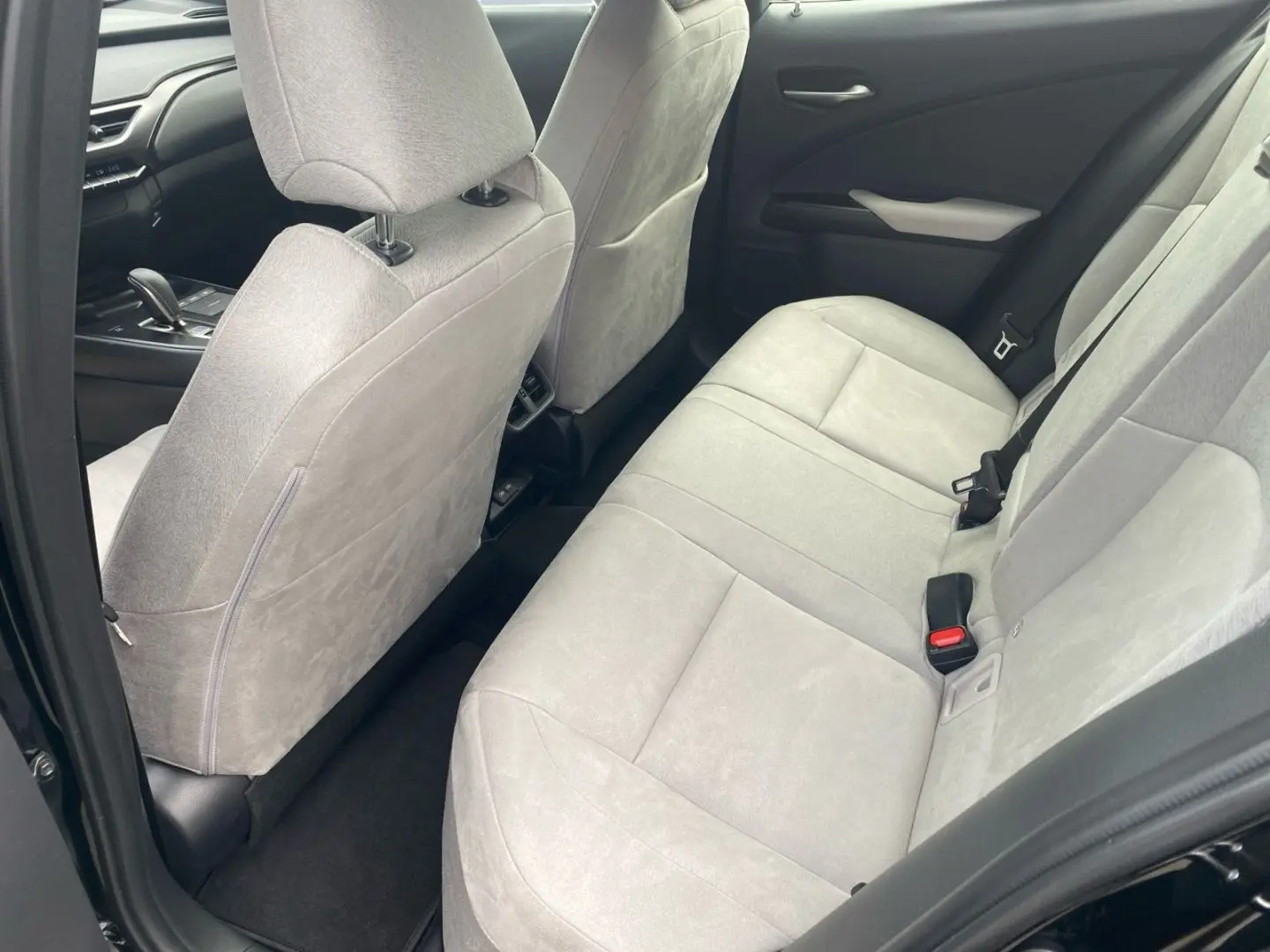 UX 300e  LED ACC el Sitze Fernlichtassis CarPlay