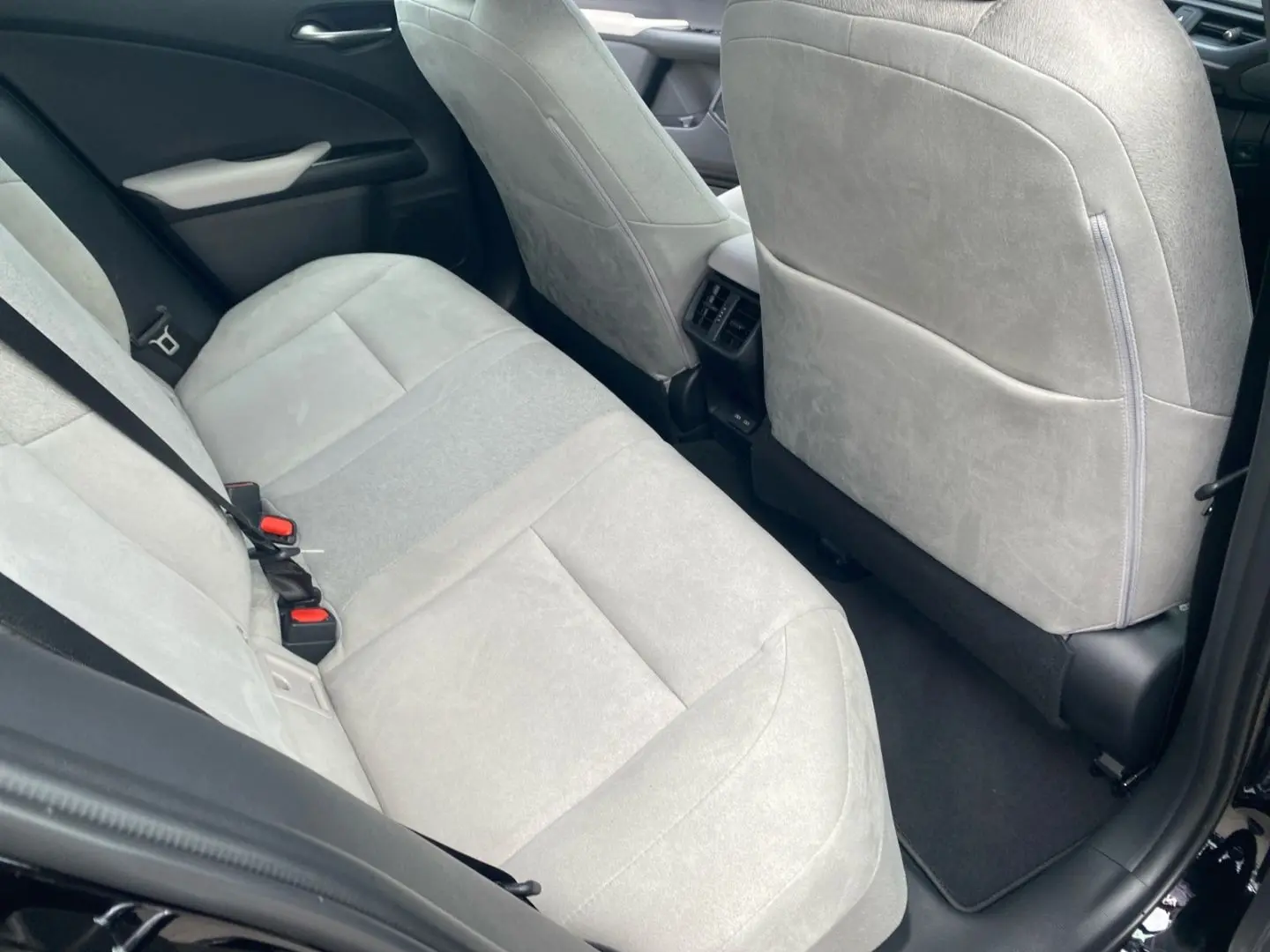 UX 300e  LED ACC el Sitze Fernlichtassis CarPlay