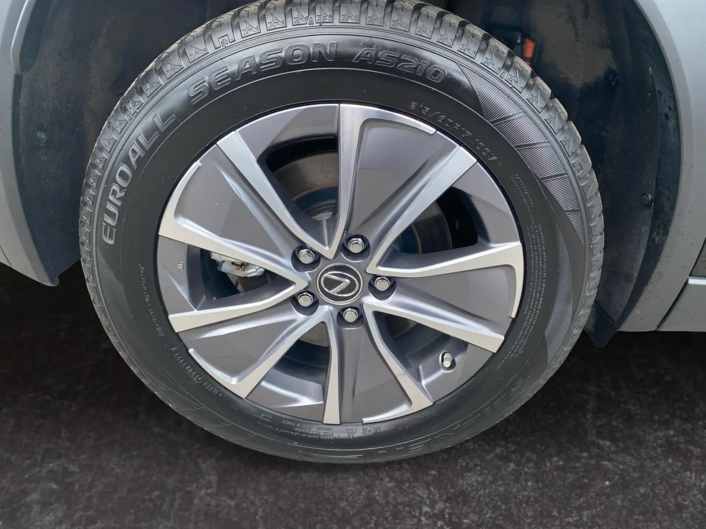 UX 300e  LED ACC el Sitze Fernlichtassis CarPlay