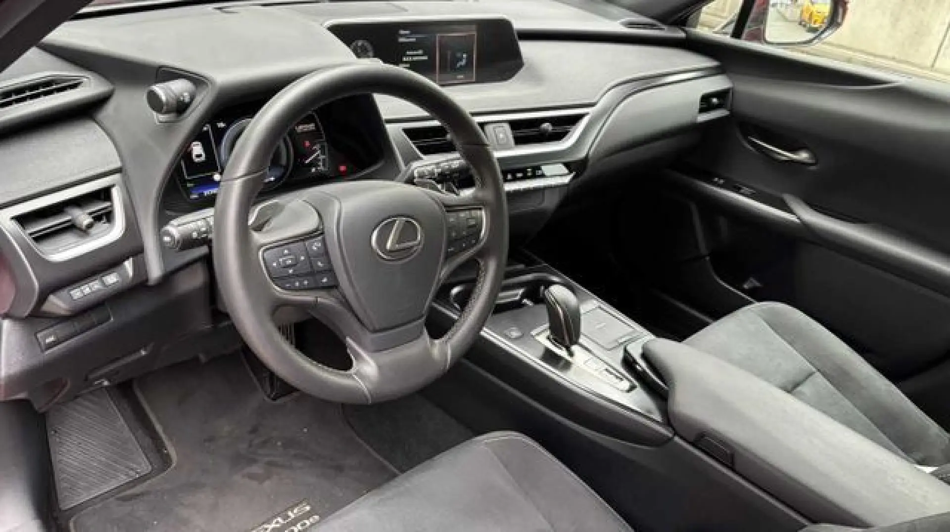 UX 300e BEV 54kW Komfort Plus  Allwetterreifen