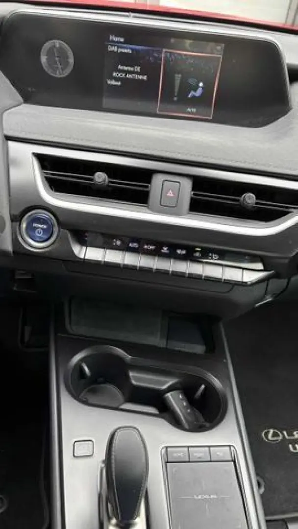 UX 300e BEV 54kW Komfort Plus  Allwetterreifen