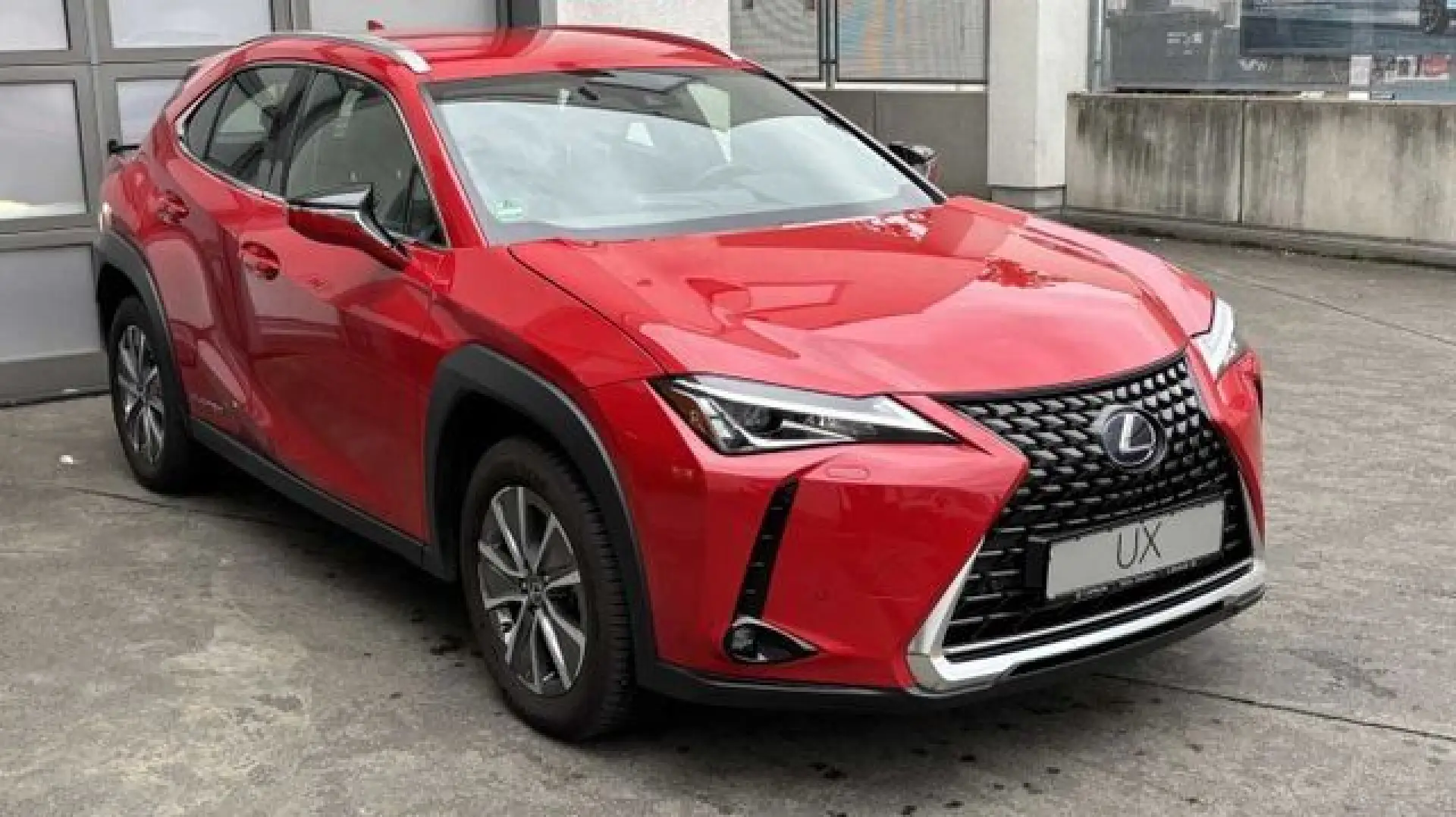 UX 300e BEV 54kW Komfort Plus  Allwetterreifen