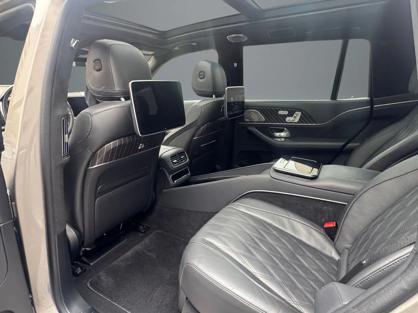 GLS 600 Maybach Night Series