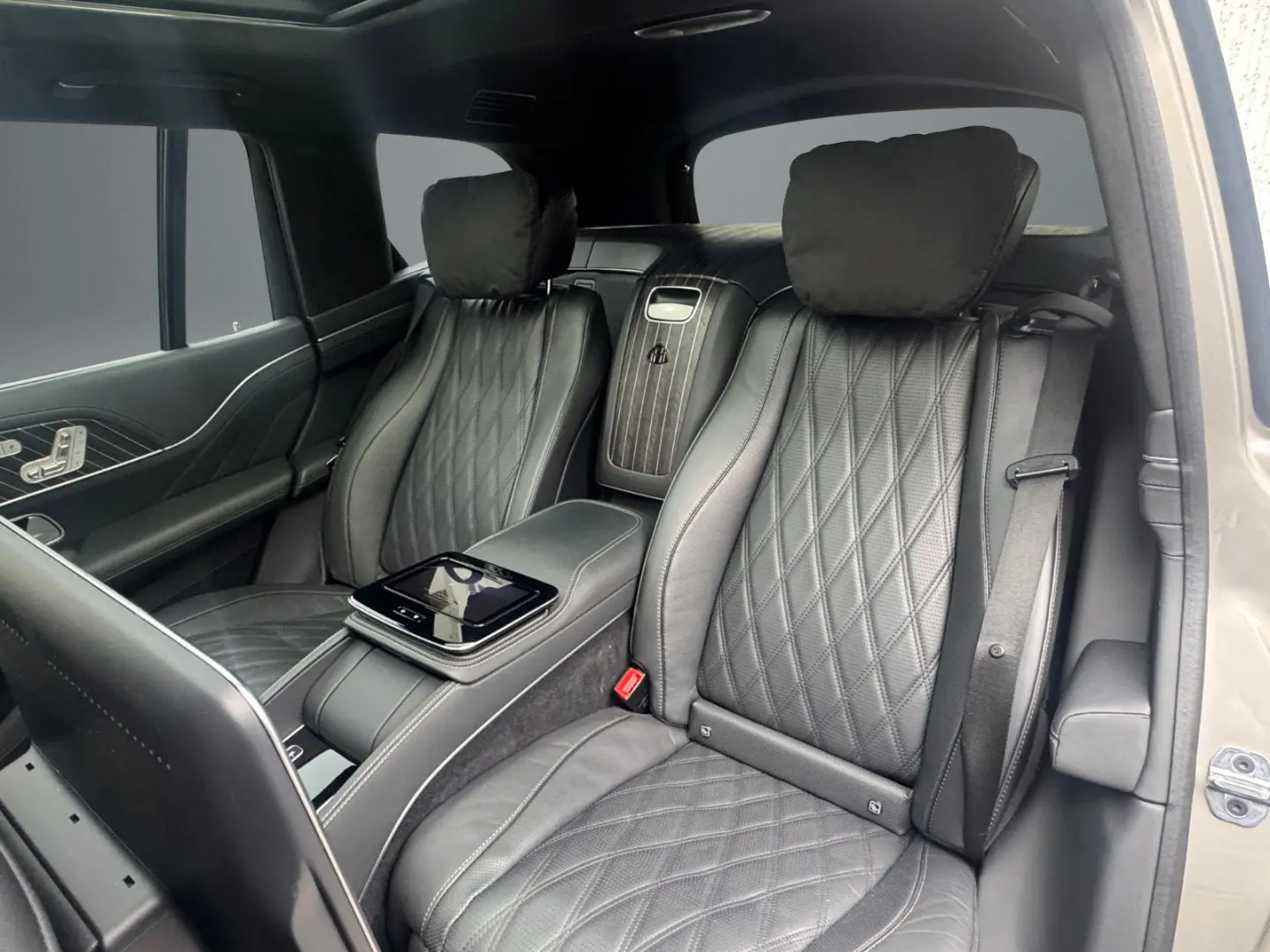 GLS 600 Maybach Night Series