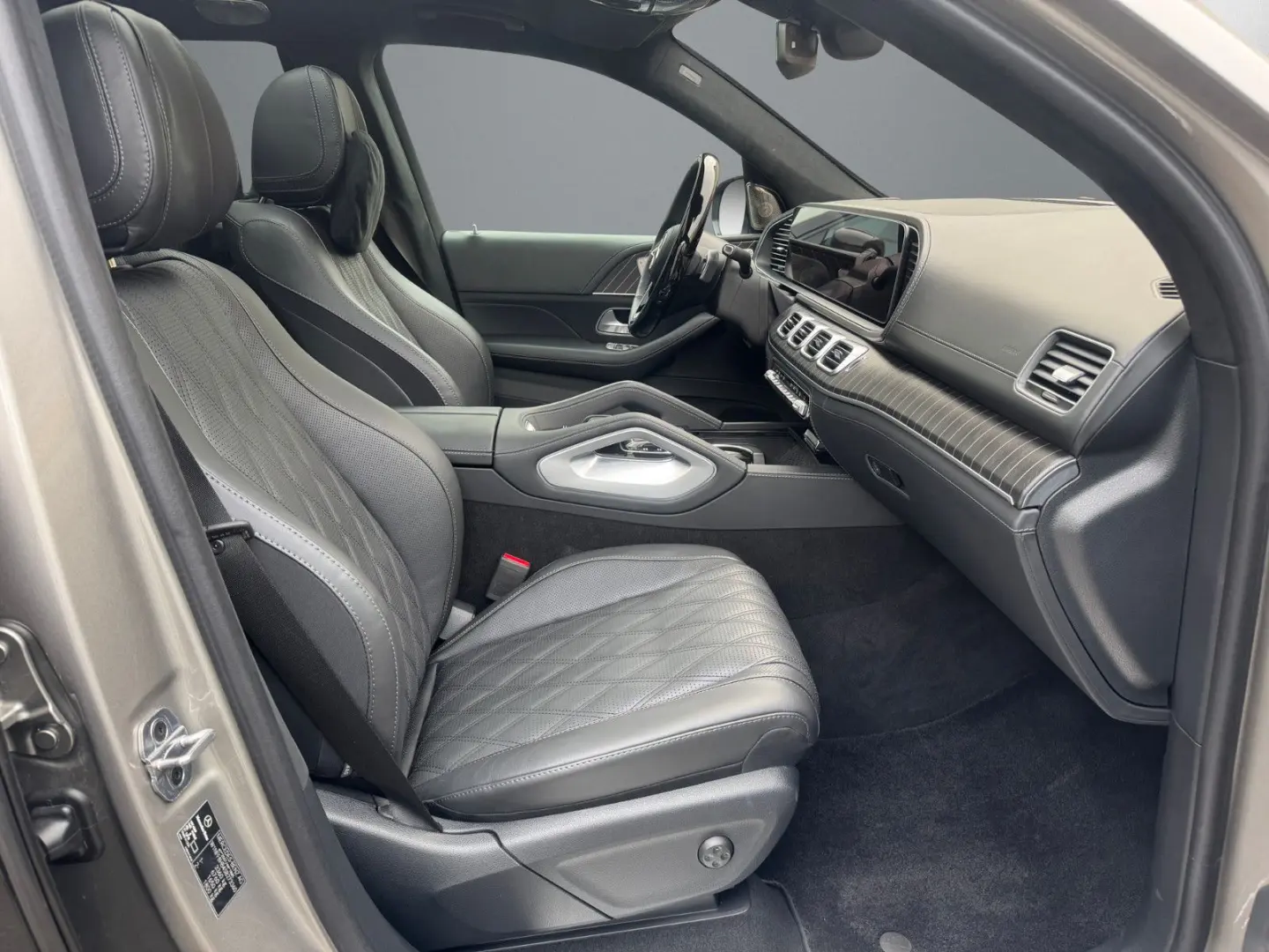 GLS 600 Maybach Night Series