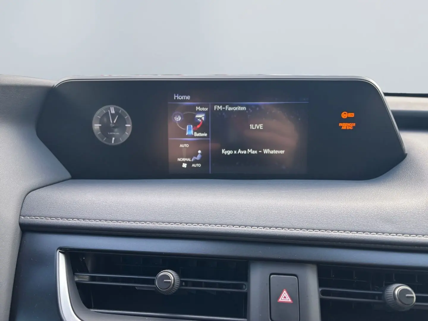 UX 250h Style Edition  Bi-LED ACC CAM SHZ CarPla