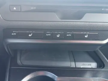 UX 250h Style Edition  Bi-LED ACC CAM SHZ CarPla