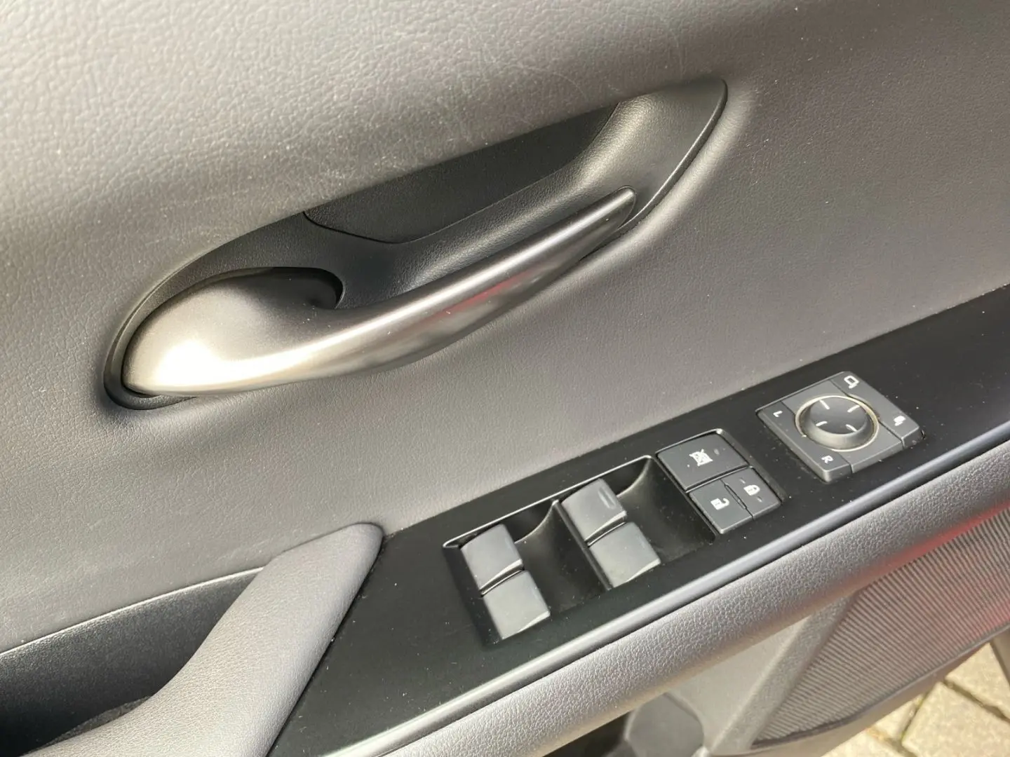 UX 250h Style Edition  Bi-LED ACC CAM SHZ CarPla