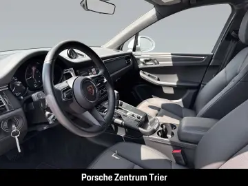 Macan Panorama Surround-View Abstandstempomat