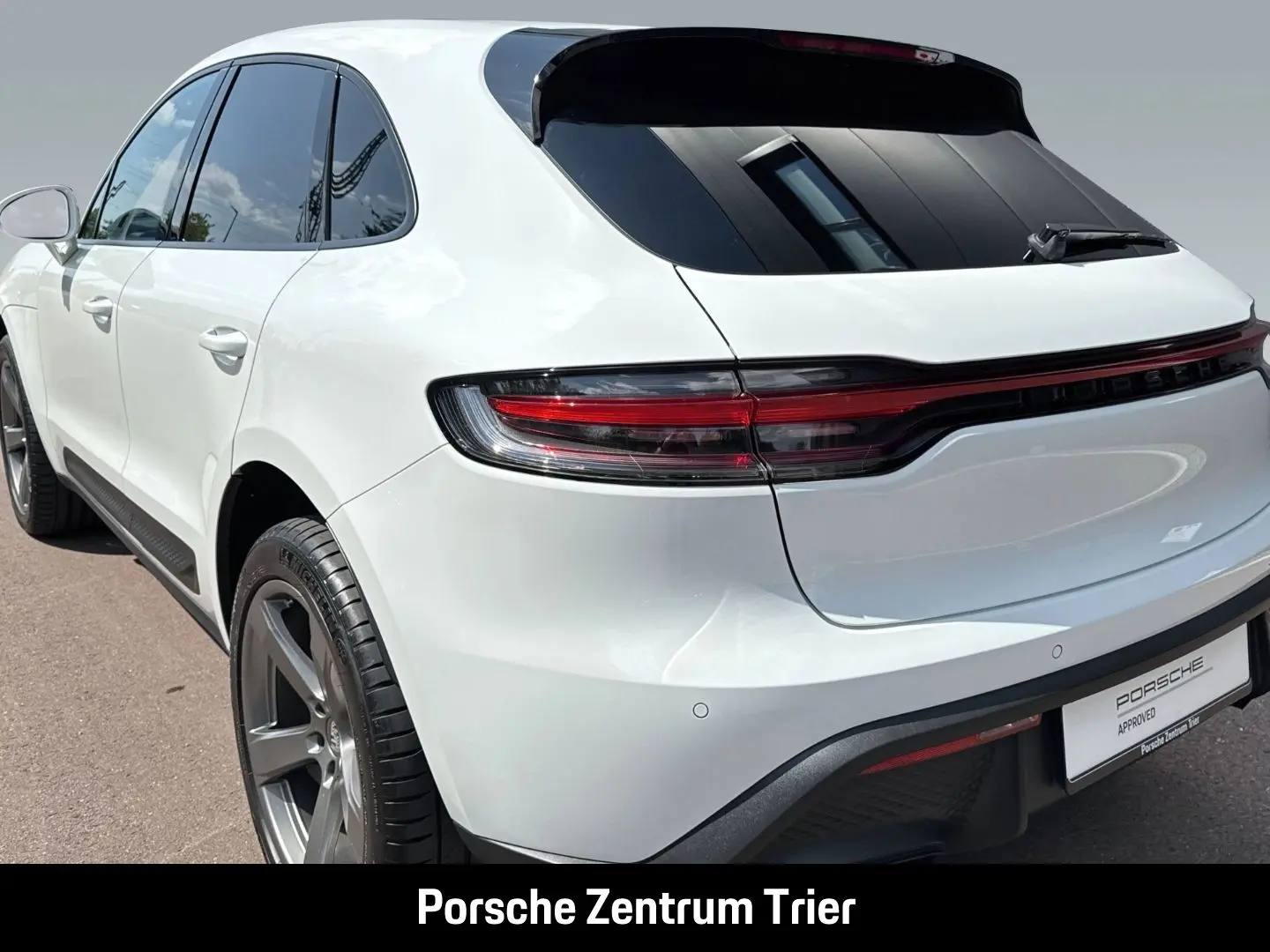 Macan Panorama Surround-View Abstandstempomat