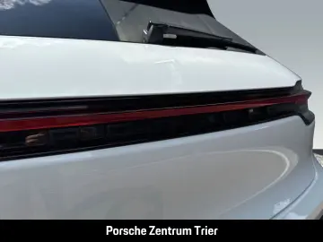 Macan Panorama Surround-View Abstandstempomat