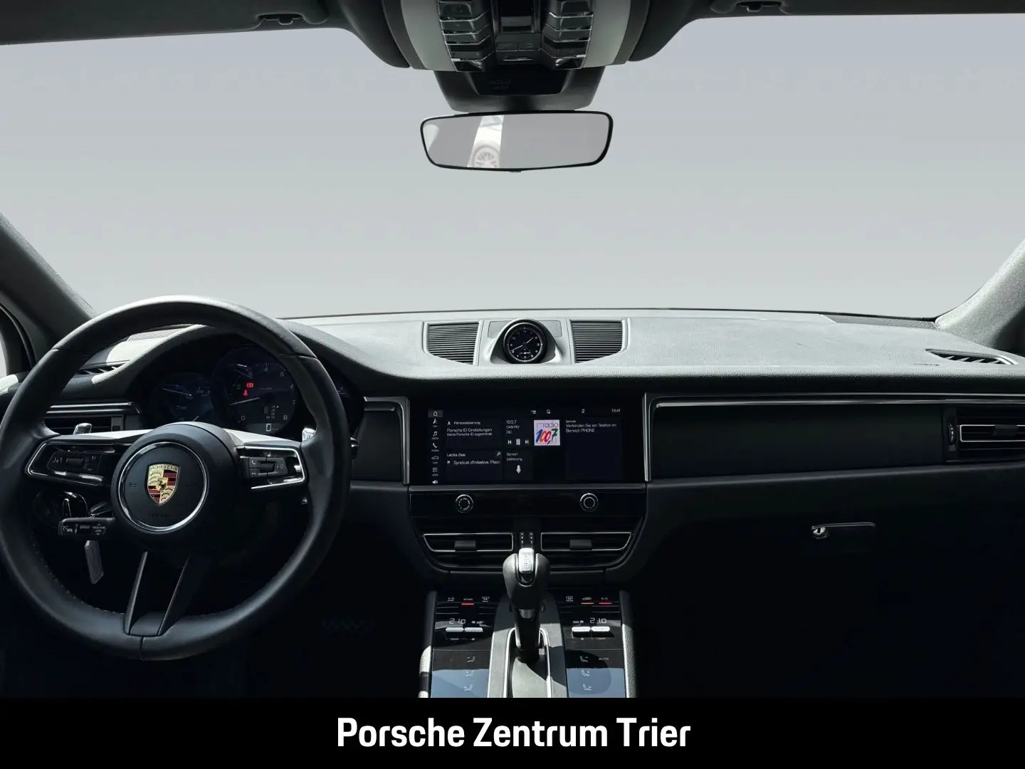 Macan Panorama Surround-View Abstandstempomat