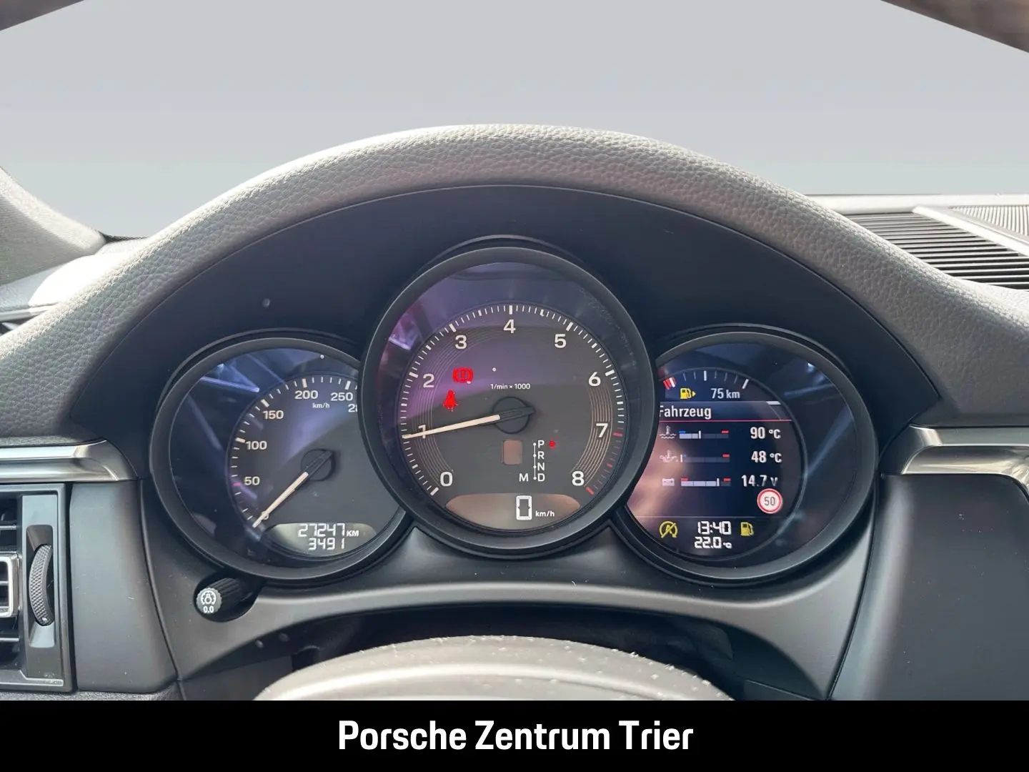 Macan Panorama Surround-View Abstandstempomat