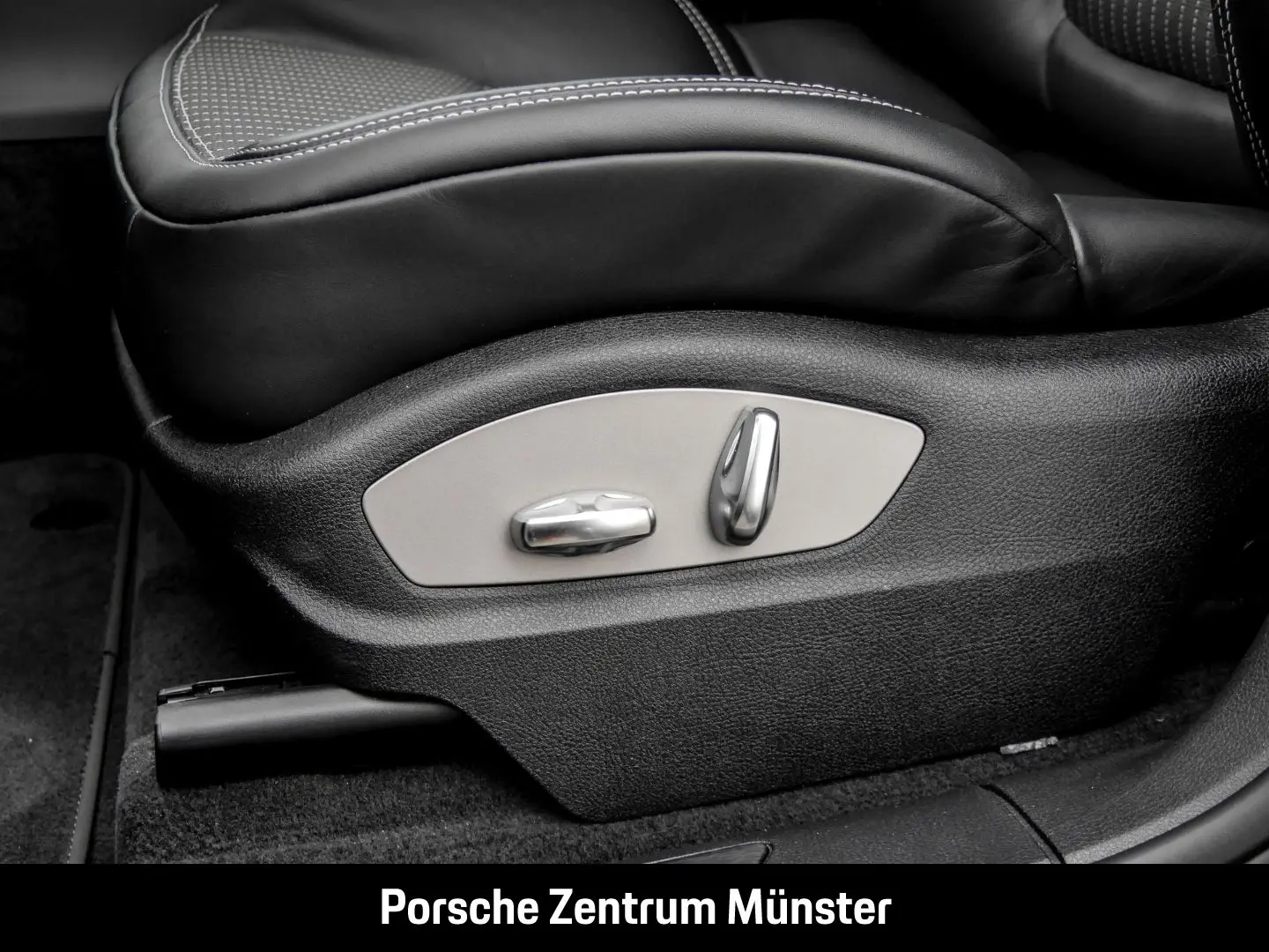 Macan T 20-Zoll Rückfahrkamera Panoramadach LED