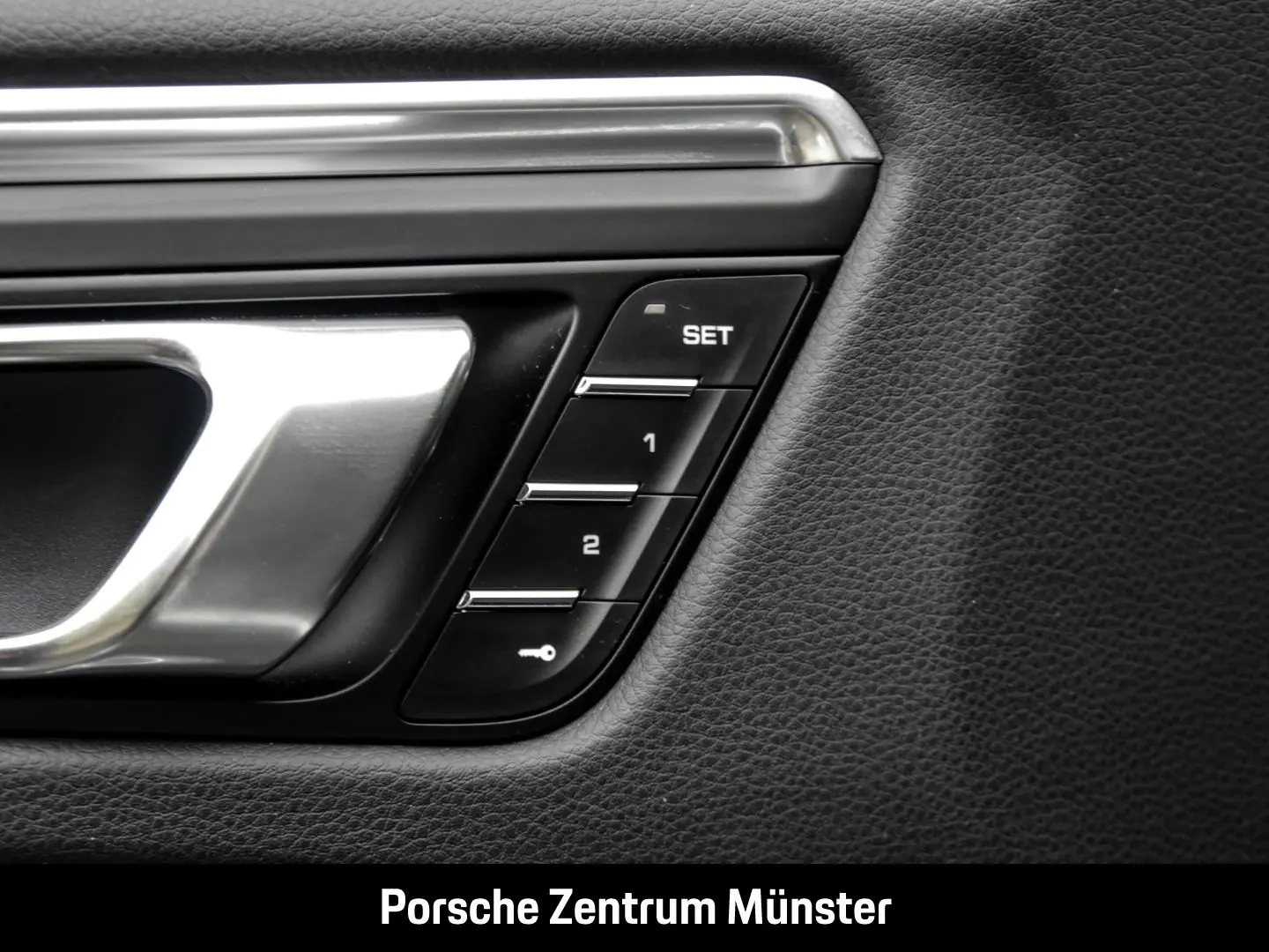 Macan T 20-Zoll Rückfahrkamera Panoramadach LED