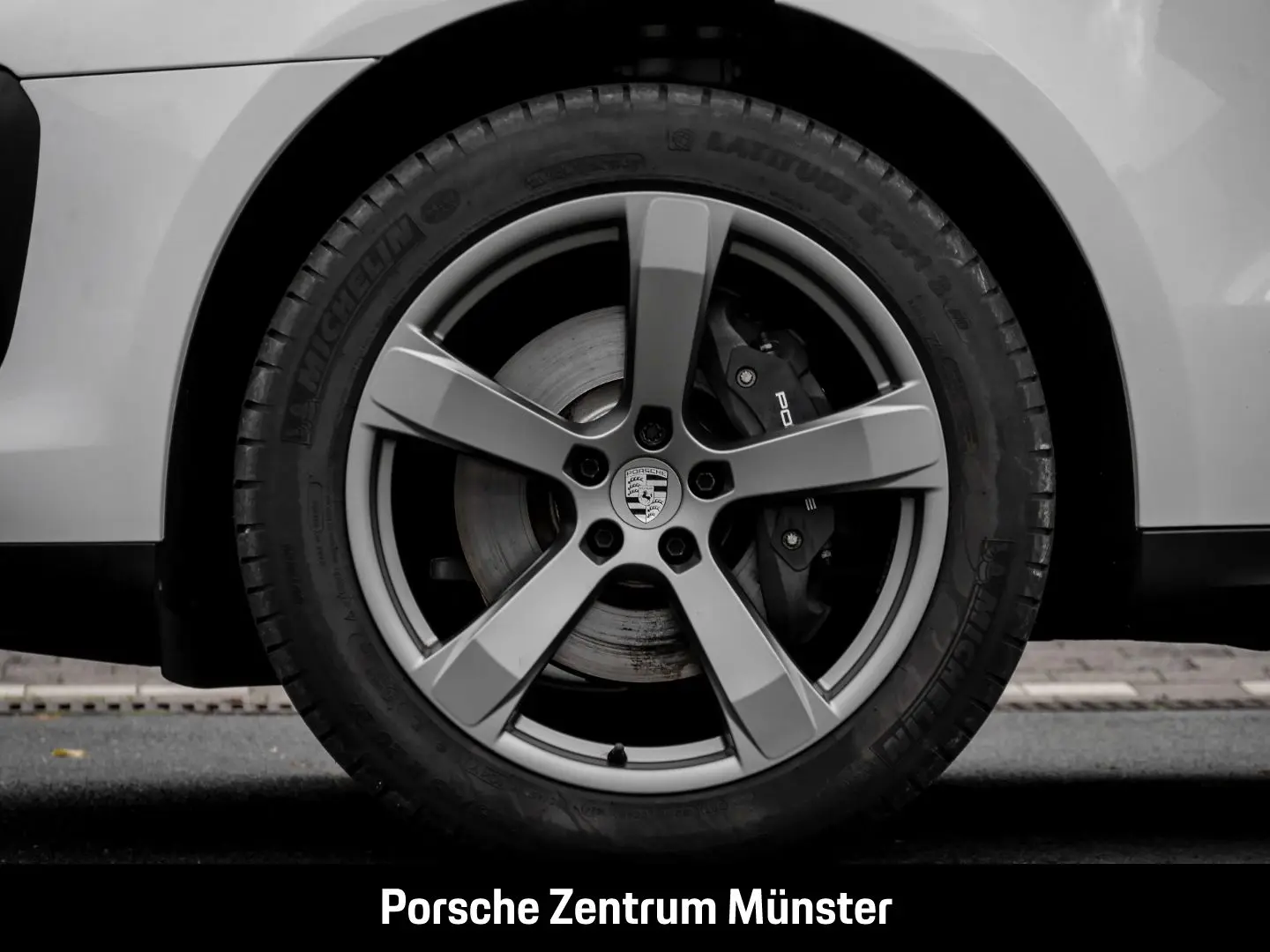 Macan T 20-Zoll Rückfahrkamera Panoramadach LED