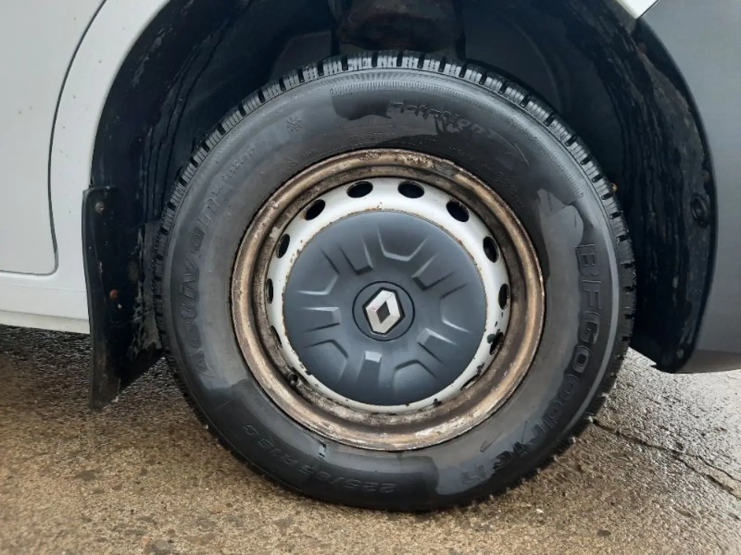 RENAULT MASTER 2.3 dCi 135 3 5t L3H2 Front Basis