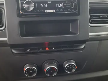 RENAULT MASTER 2.3 dCi 135 3 5t L3H2 Front Basis