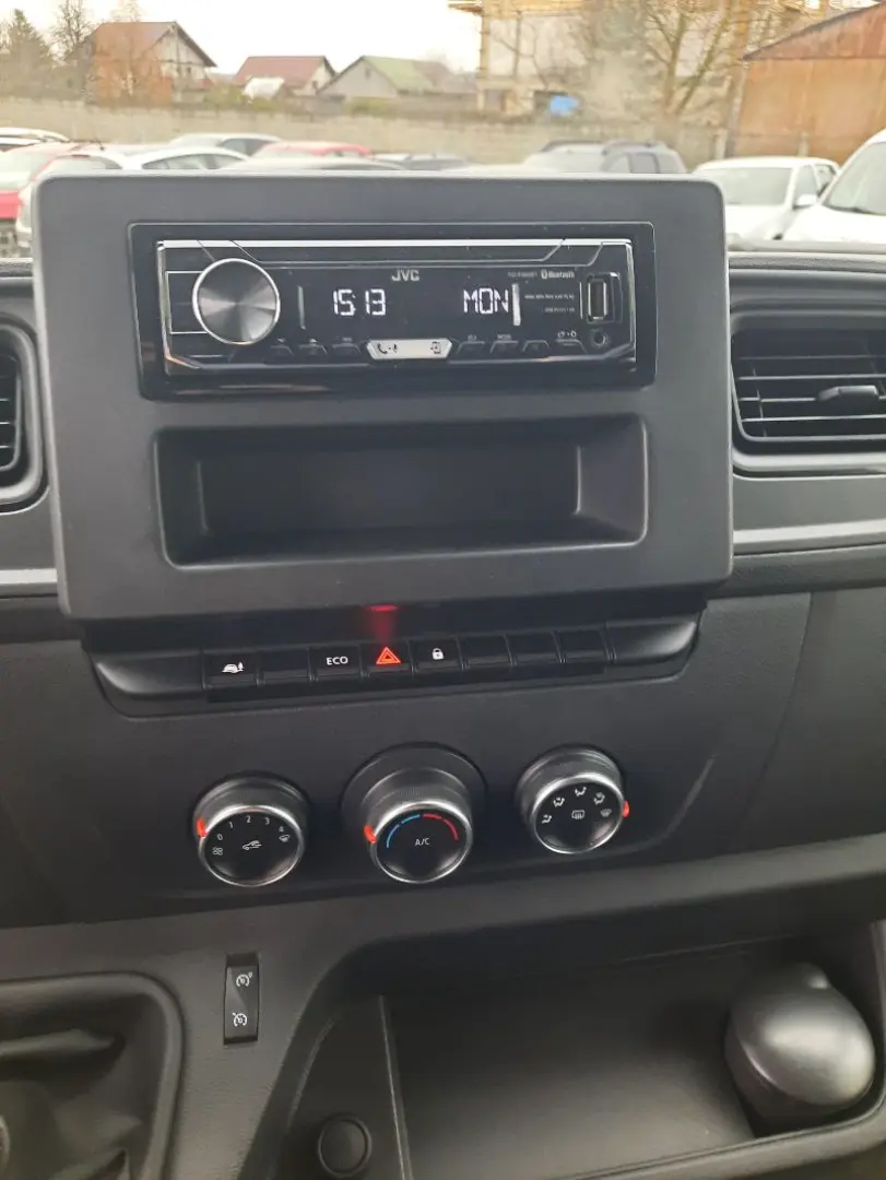 RENAULT MASTER 2.3 dCi 135 3 5t L3H2 Front Basis