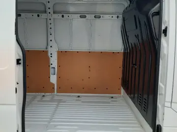 RENAULT MASTER 2.3 dCi 135 3 5t L3H2 Front Basis