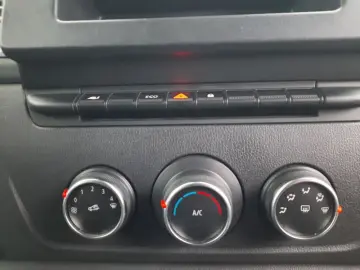 RENAULT MASTER 2.3 dCi 135 3 5t L3H2 Front Basis