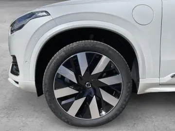 XC90 T8 Plus Bright Recharge Plug-In Hybrid AWD