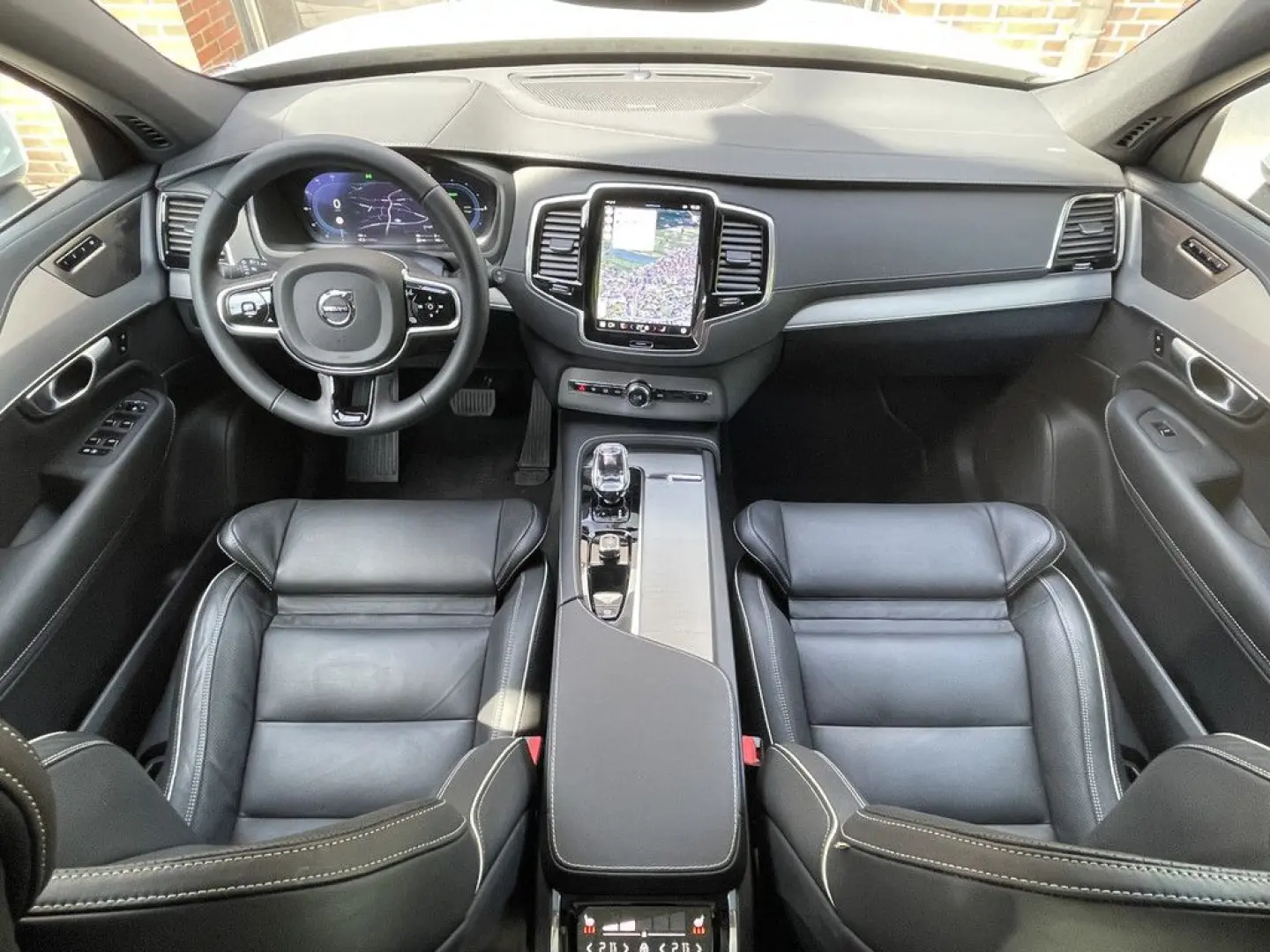 XC90 T8 Plus Bright Recharge Plug-In Hybrid AWD