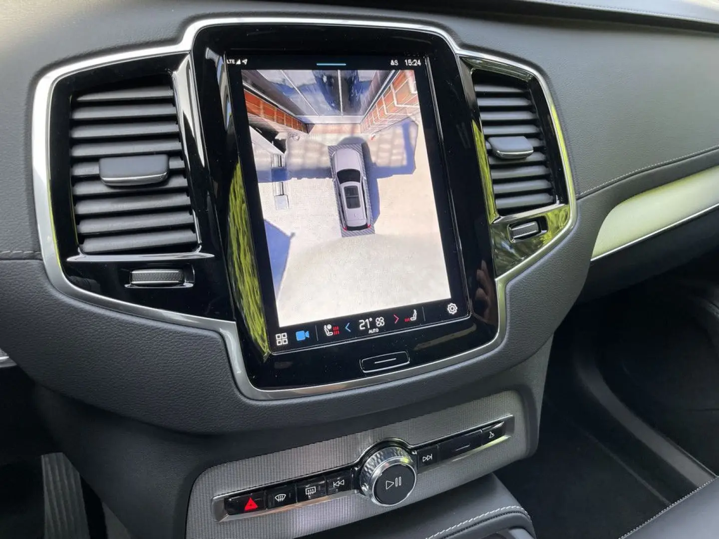 XC90 T8 Plus Bright Recharge Plug-In Hybrid AWD