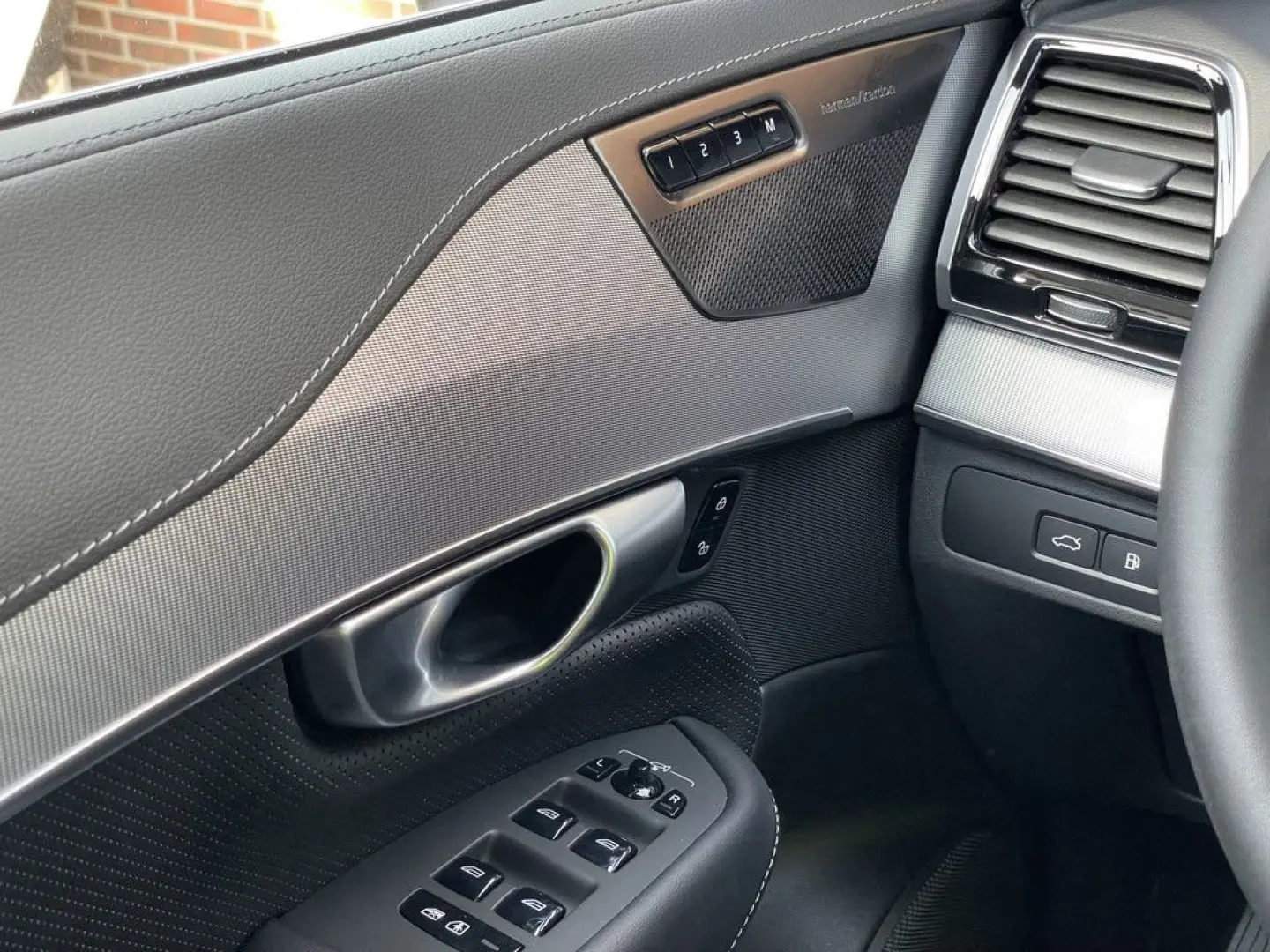 XC90 T8 Plus Bright Recharge Plug-In Hybrid AWD