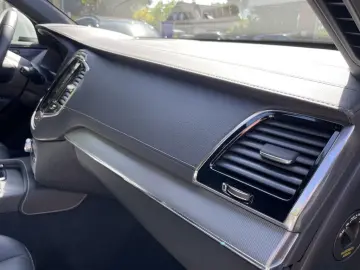 XC90 T8 Plus Bright Recharge Plug-In Hybrid AWD