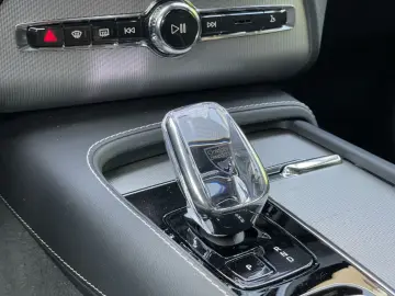 XC90 T8 Plus Bright Recharge Plug-In Hybrid AWD