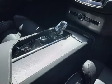 XC90 T8 Plus Bright Recharge Plug-In Hybrid AWD