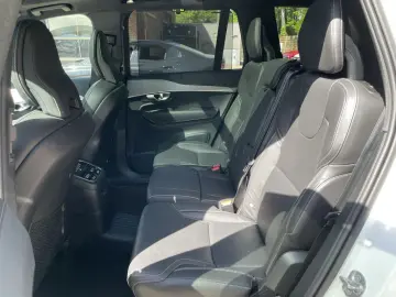 XC90 T8 Plus Bright Recharge Plug-In Hybrid AWD