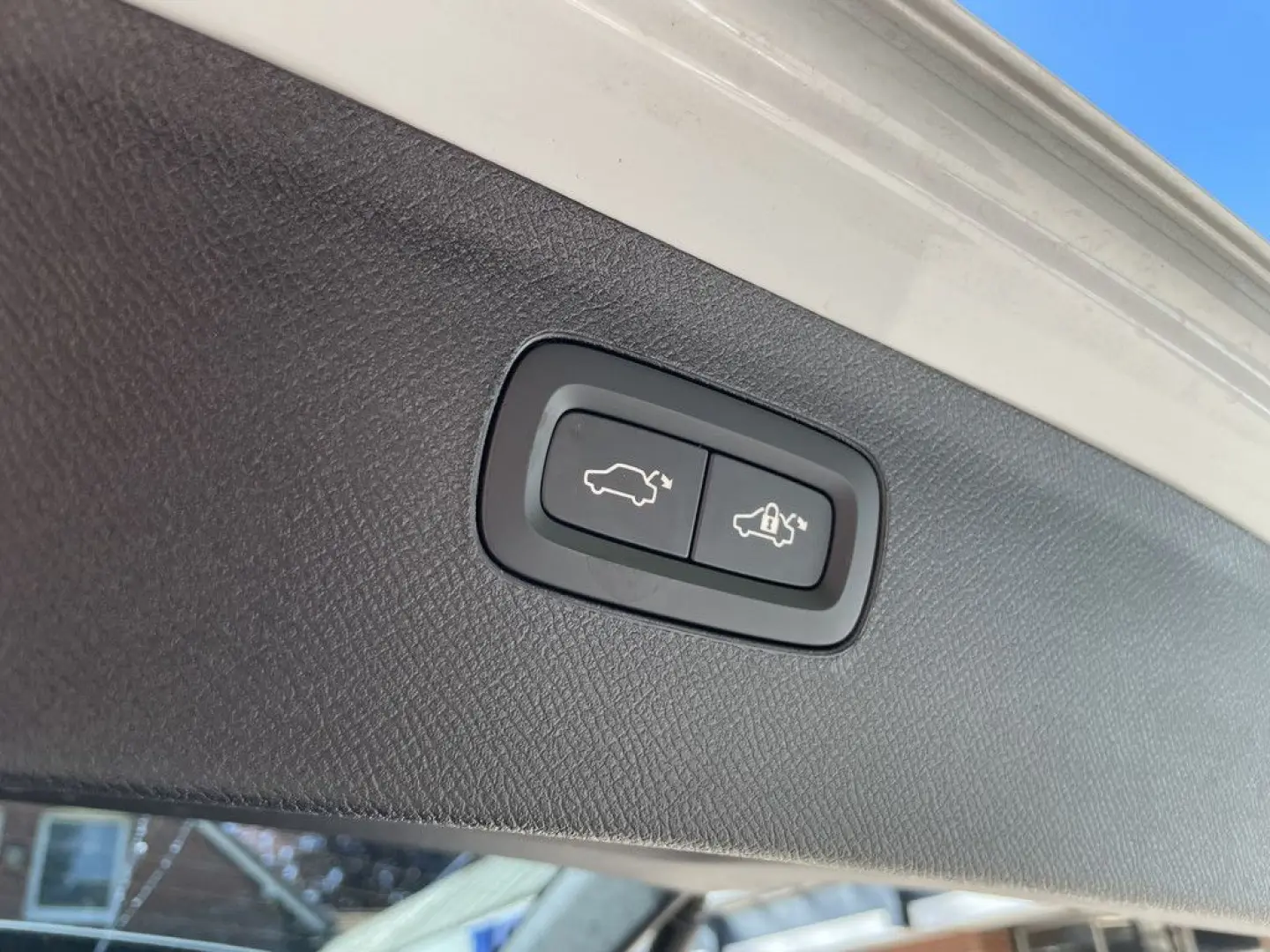 XC90 T8 Plus Bright Recharge Plug-In Hybrid AWD