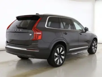 XC90 Plus Bright Recharge Plug-In Hybrid AWD T8